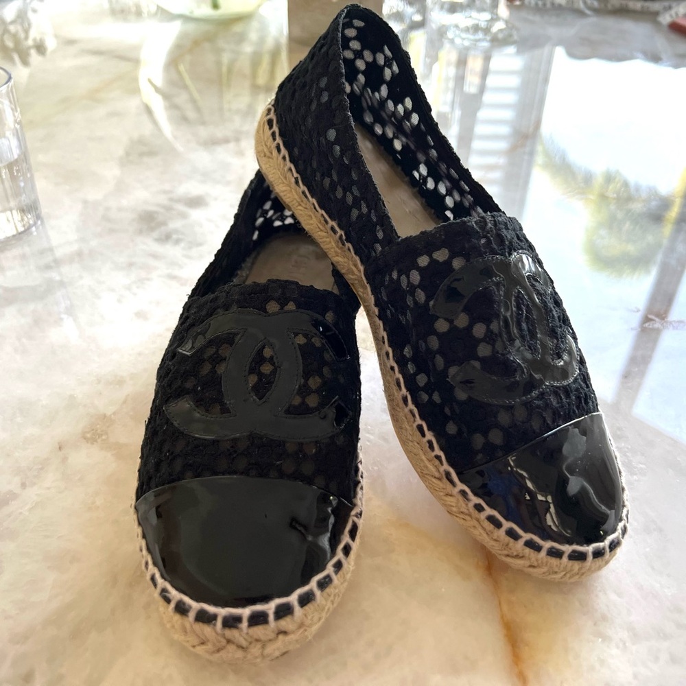Chanel Interlocking CC Logo Black Lace Espadrilles - Picture 10 of 10